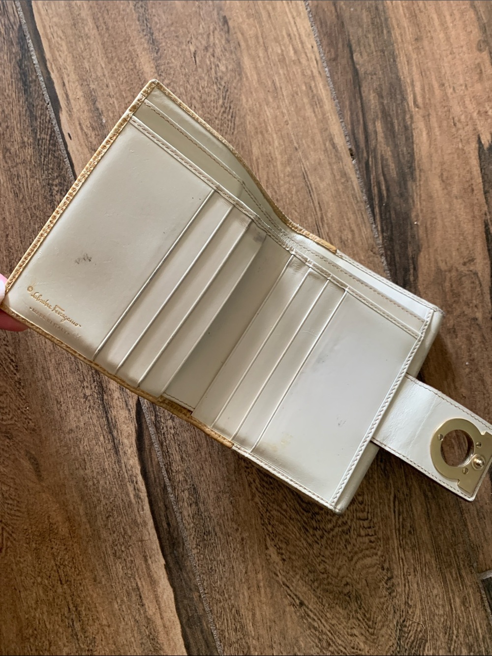 Salvatore Ferragamo Cream Tan White Lizard Leather Bifold Compact Snap Wallet - Picture 8 of 10